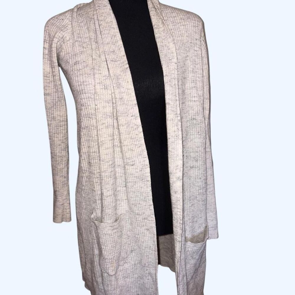 Greige Women's Grey and Cream Cardigan